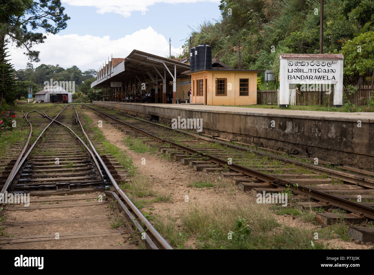 Bandarawela Bahnhof und Bahn, Sri Lanka. Juli 2017 Stockfoto