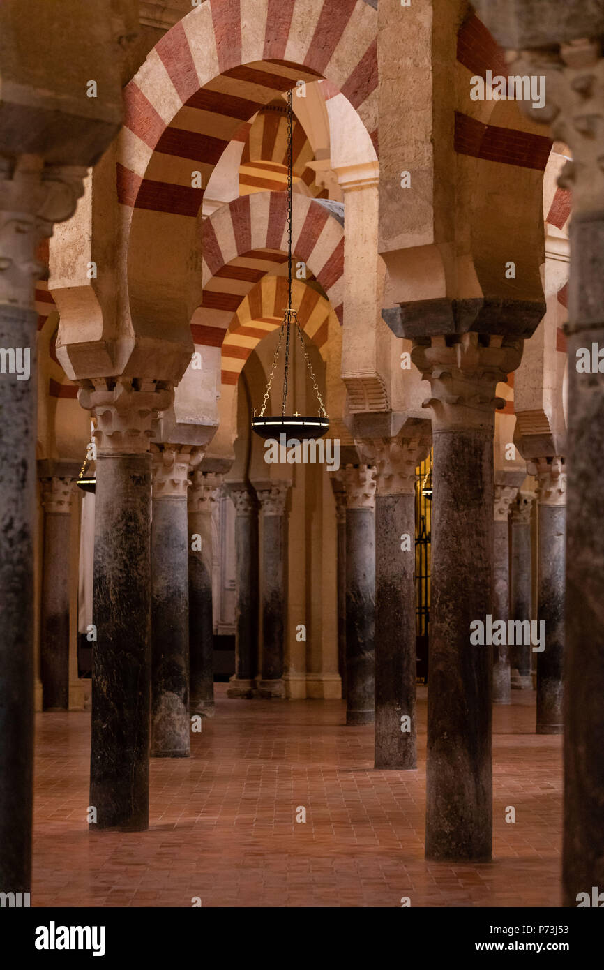 Innenraum der Moschee - Kathedrale von Córdoba. Juni, 2018. Andalusien, Spanien Stockfoto