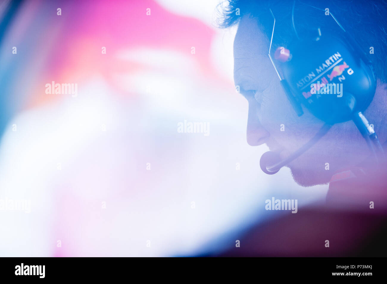 Red Bull Teamchef Christian Horner bei der Arbeit. Credit: Sergey Savrasov/Spacesuit Medien. Stockfoto