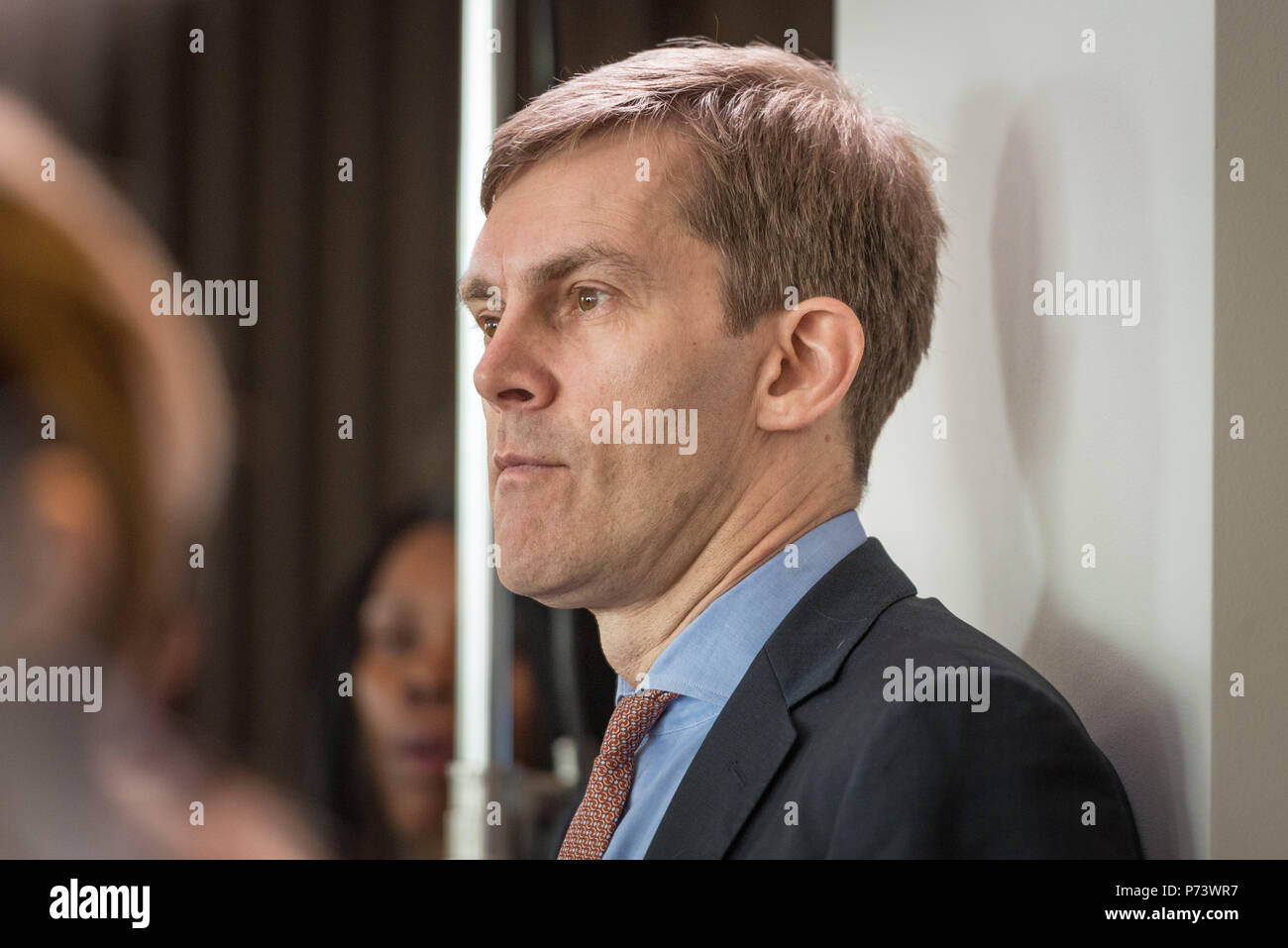 2 Savoy Hotel, London, Großbritannien. 30. Juni 2016. Labours chief Spin doctor besucht Antisemitismus Untersuchung unter dem Vorsitz von Shami Chakrabarti. //Lee Thomas, Flach Stockfoto