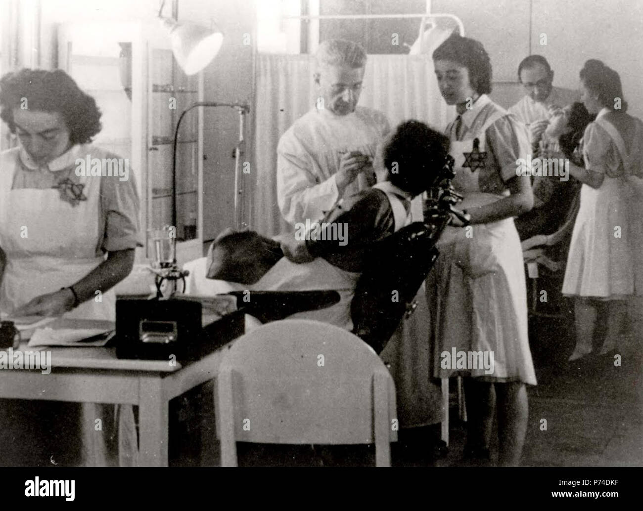 Nederlands: Tandarts Kamp Westerbork. Zwischen 1942 und 1943 49 Tandarts Kamp Westerbork Stockfoto