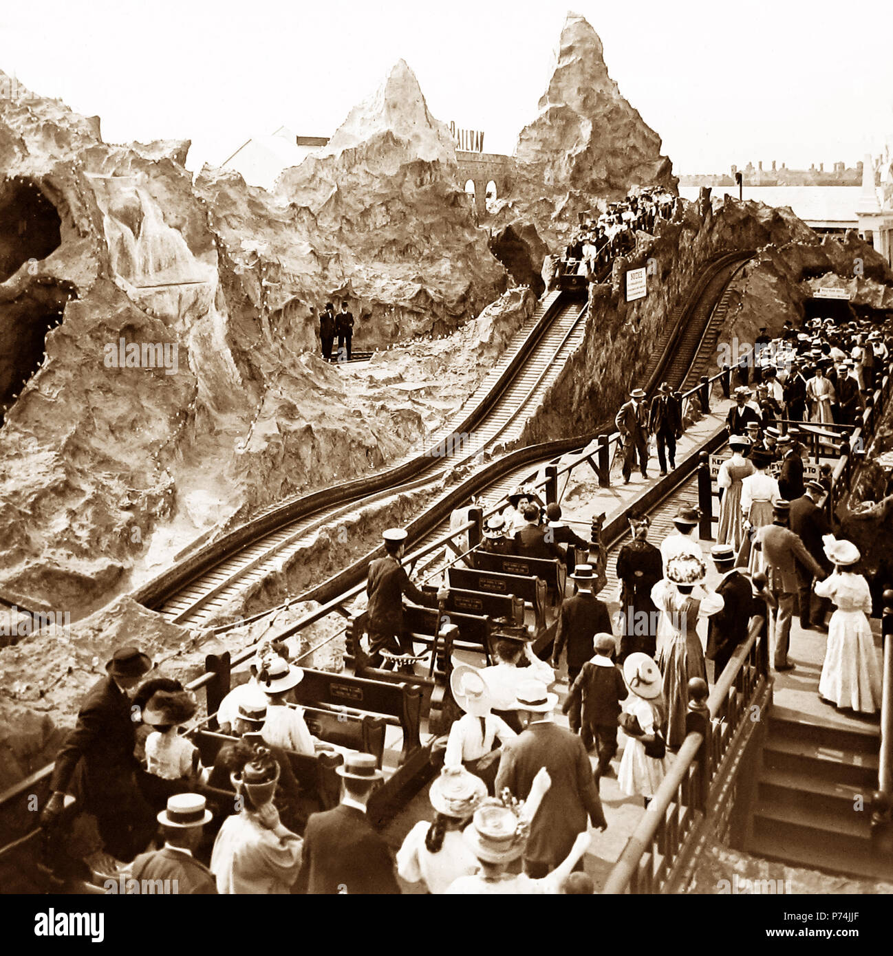 Die Scenic Railway, der französisch-britischen Ausstellung in der Weißen Stadt, London, 1908 Stockfoto