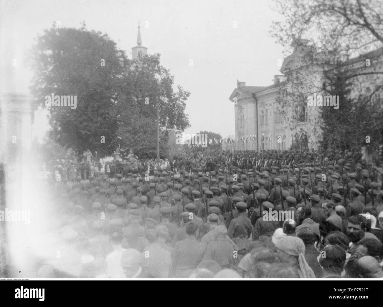 70 Narcyz Witczak-Witaczy ński-Uroczysta msza Wallfahrtskirche w katedrze Św. Żytomierzu Zofii w, z udziałem Naczelnego Wodza Józefa Piłsudskiego (107-1066-1) Stockfoto