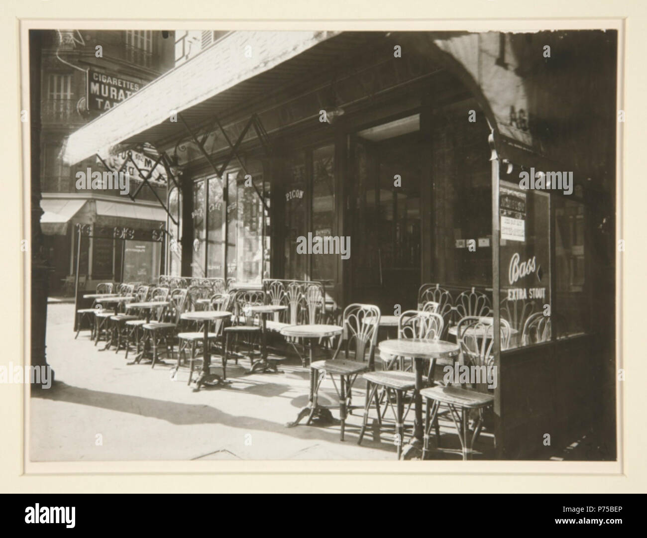 21 Café - Avenue de la Grande Armée von Eugène Atget Stockfoto