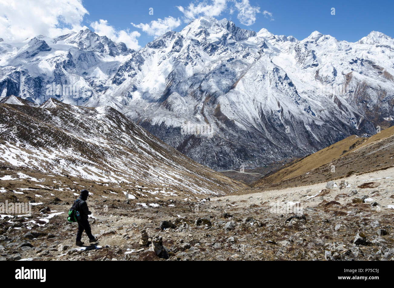 Wanderer in den Bergen, Kyanjin Gompa, Langtang, Nepal Stockfoto