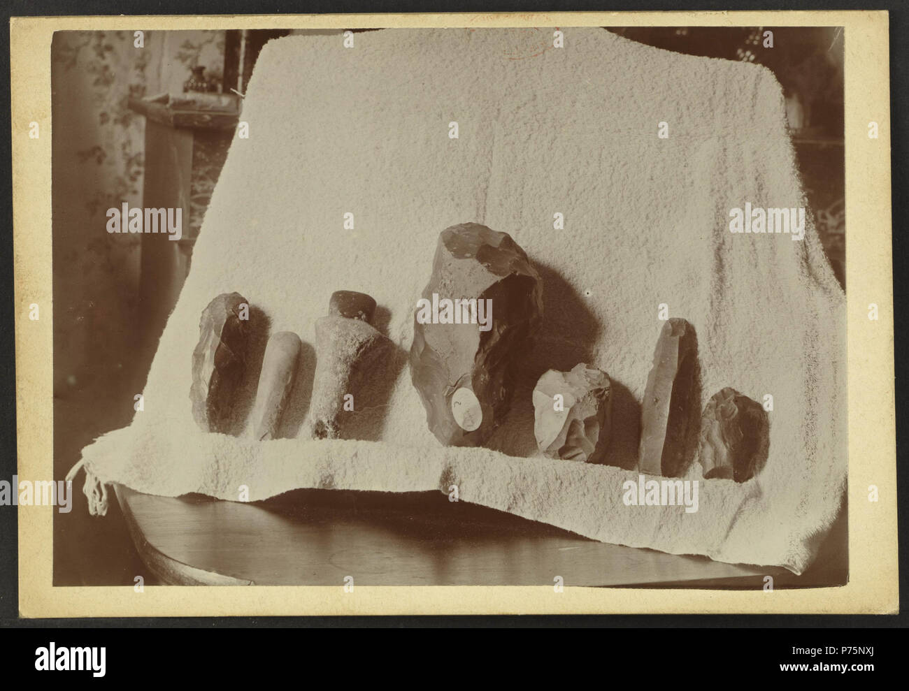 178 Pierres taillées-J-A Brutails - Université Bordeaux Montaigne - 1179 Stockfoto