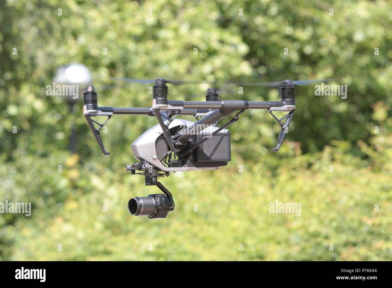 Hohe drone mit Kamera Stockfoto Hohe drone mit Kamera Stockfoto