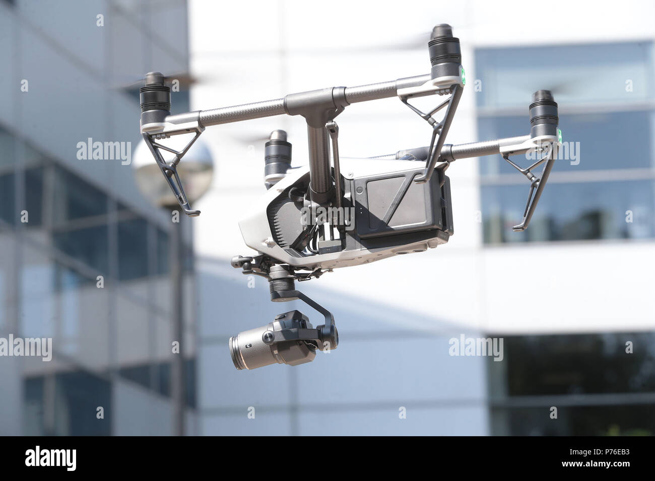 Hohe drone mit Kamera Stockfoto Hohe drone mit Kamera Stockfoto