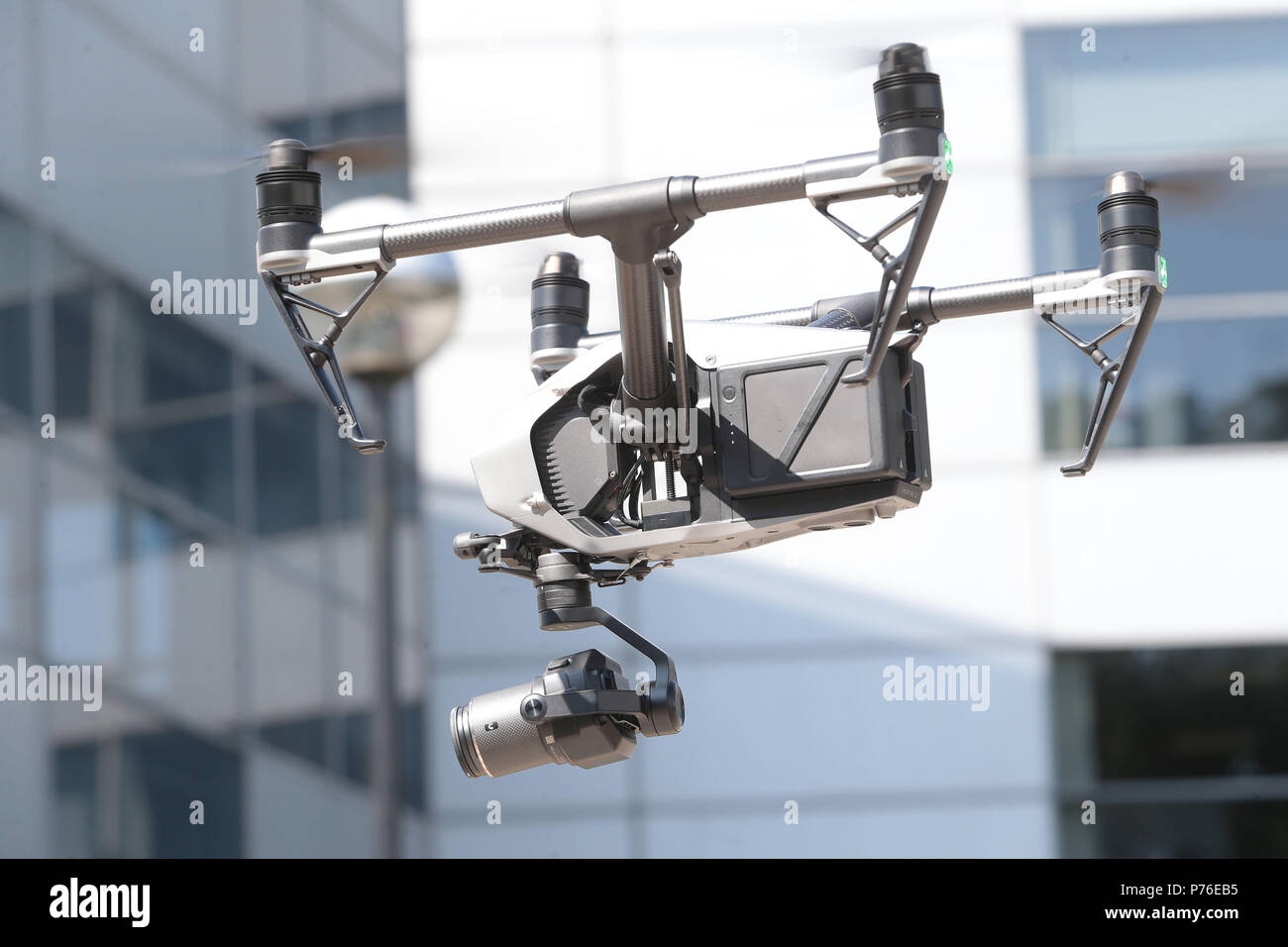 Hohe drone mit Kamera Stockfoto Hohe drone mit Kamera Stockfoto
