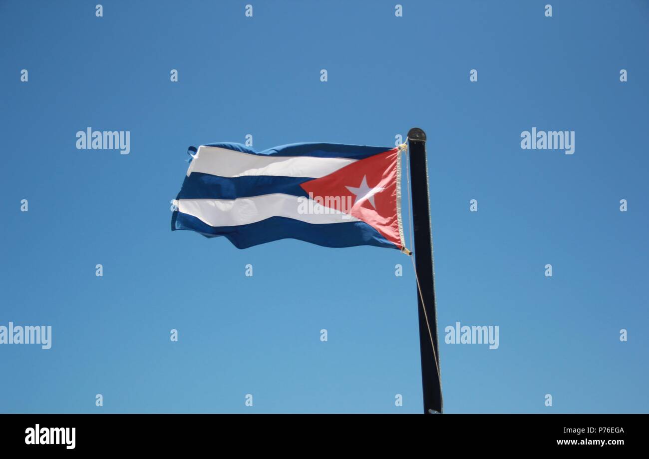 Flagge Kuba im Wind flattern. Stockfoto