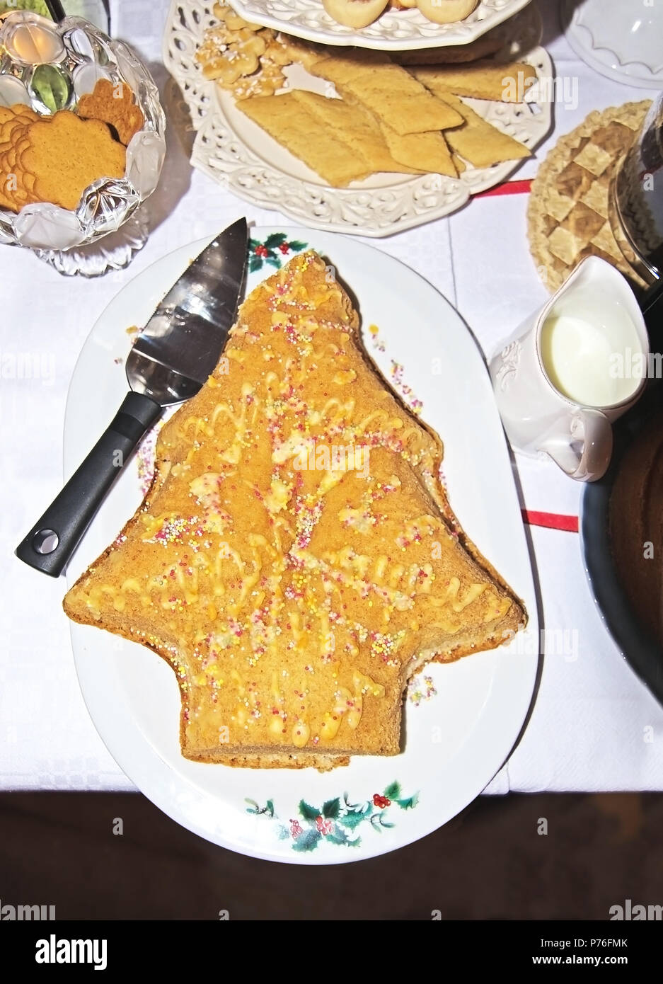 Weihnachten Kaffee Kuchen softcake in der Form eines Weihnachtsbaumes Stockfoto