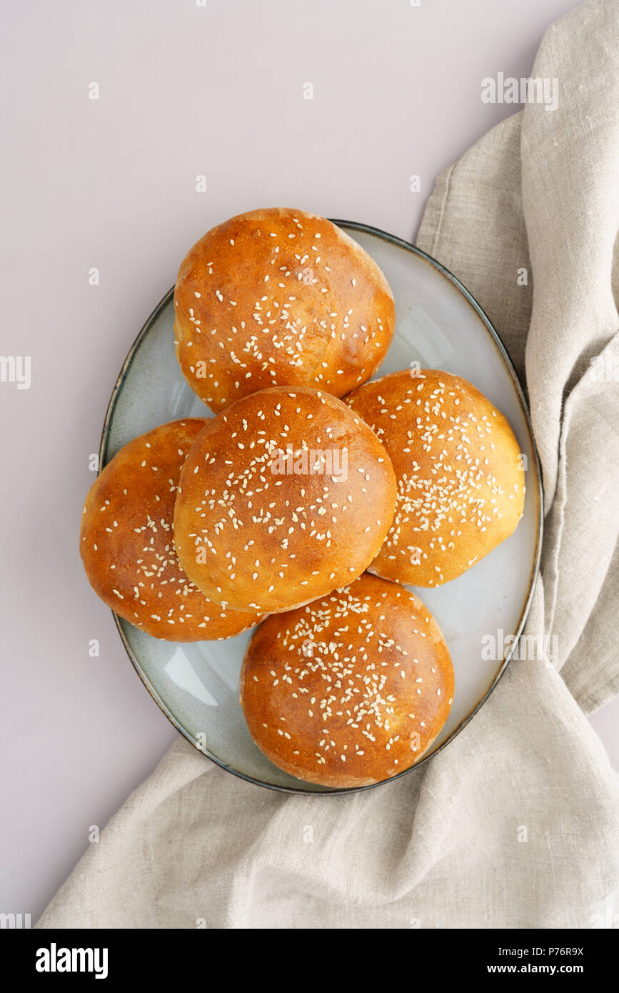 Vollkornbrot burger Brötchen Stockfoto