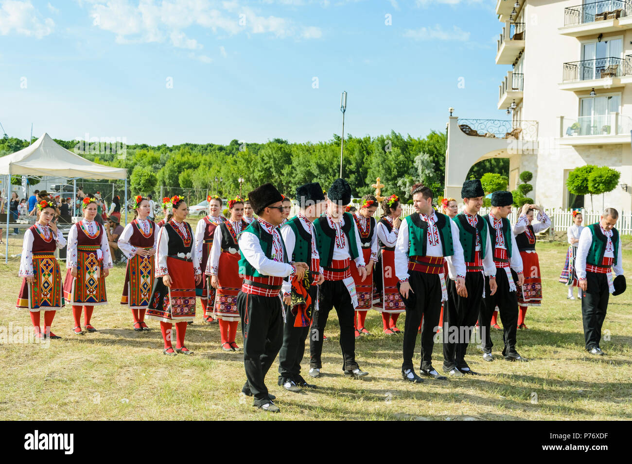 Traditionelle bulgarische kleidung Fotos und Bildmaterial in hoher