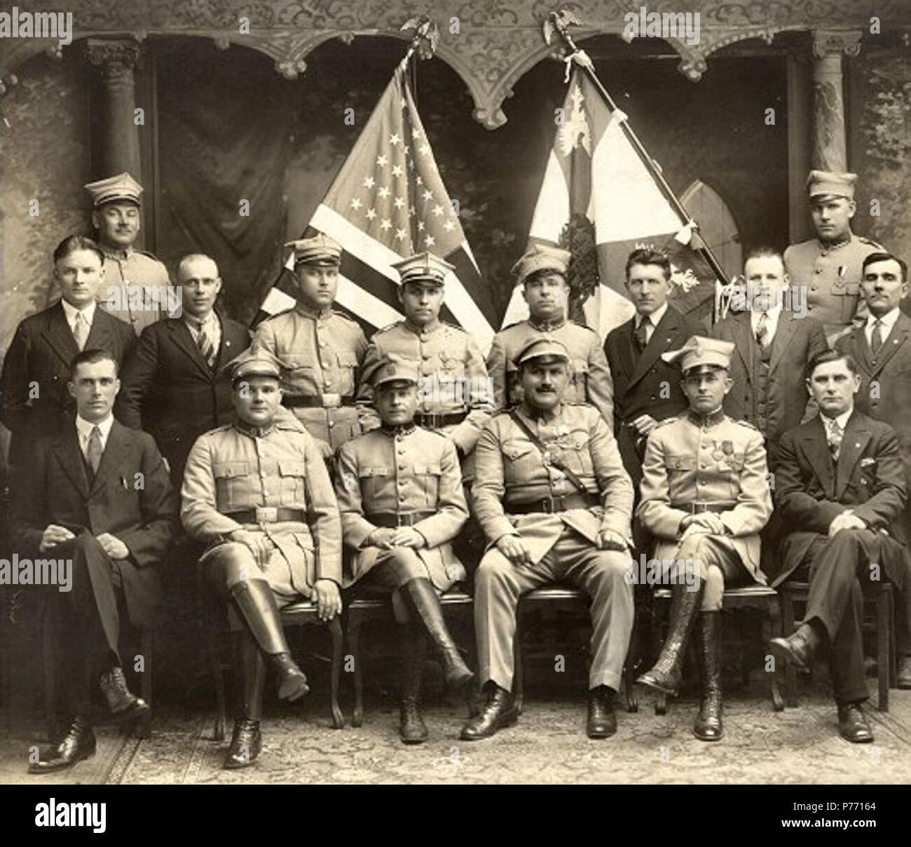 Englisch: 'polnische Army Veterans' Association, die in Amerika "Veteranen von Elizabeth, NJ 1928. Polski: Weterani z Placówki 57 SWAP w Elizabeth, NJ, w 1928 roku. 4 Weterani z Placowki 57 SWAP w Elizabeth NJ Stockfoto