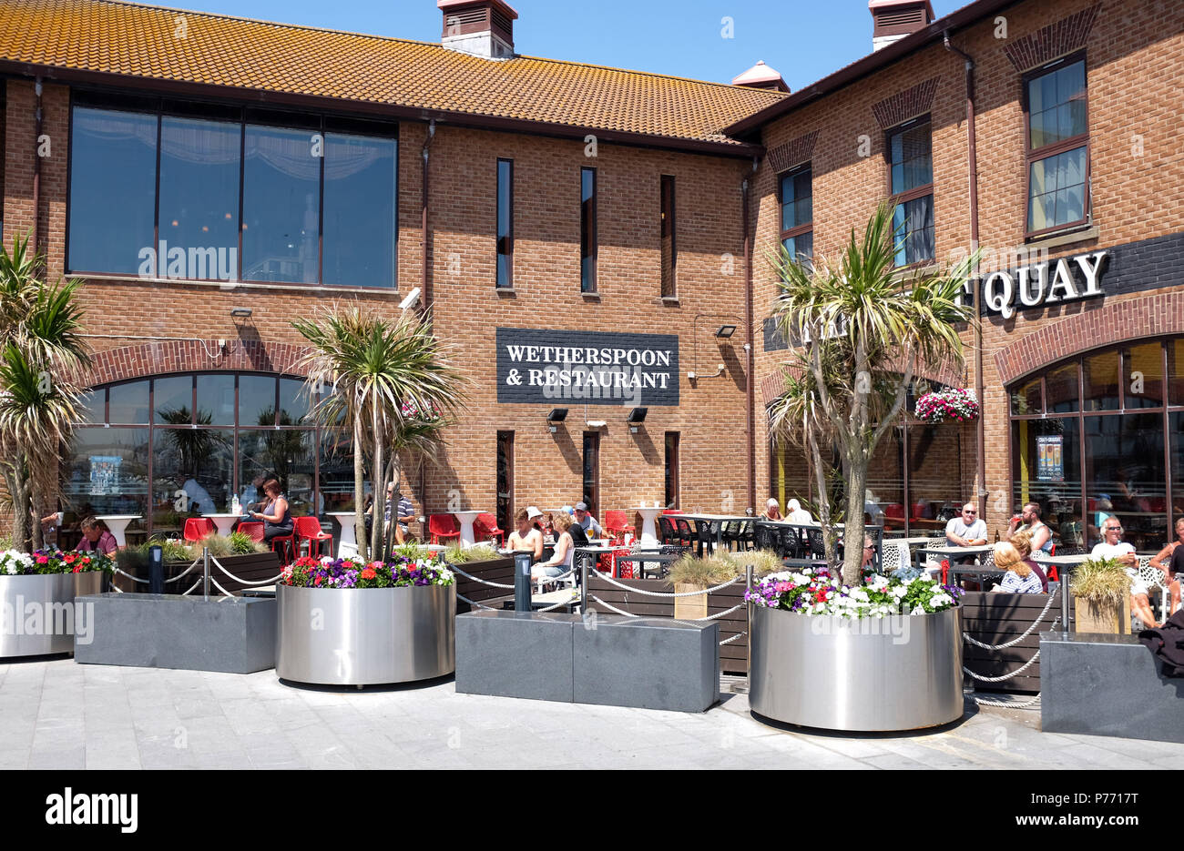 Brighton Marina Village West Quay Wertherspoon Pub Bar und Restaurant DE Stockfoto