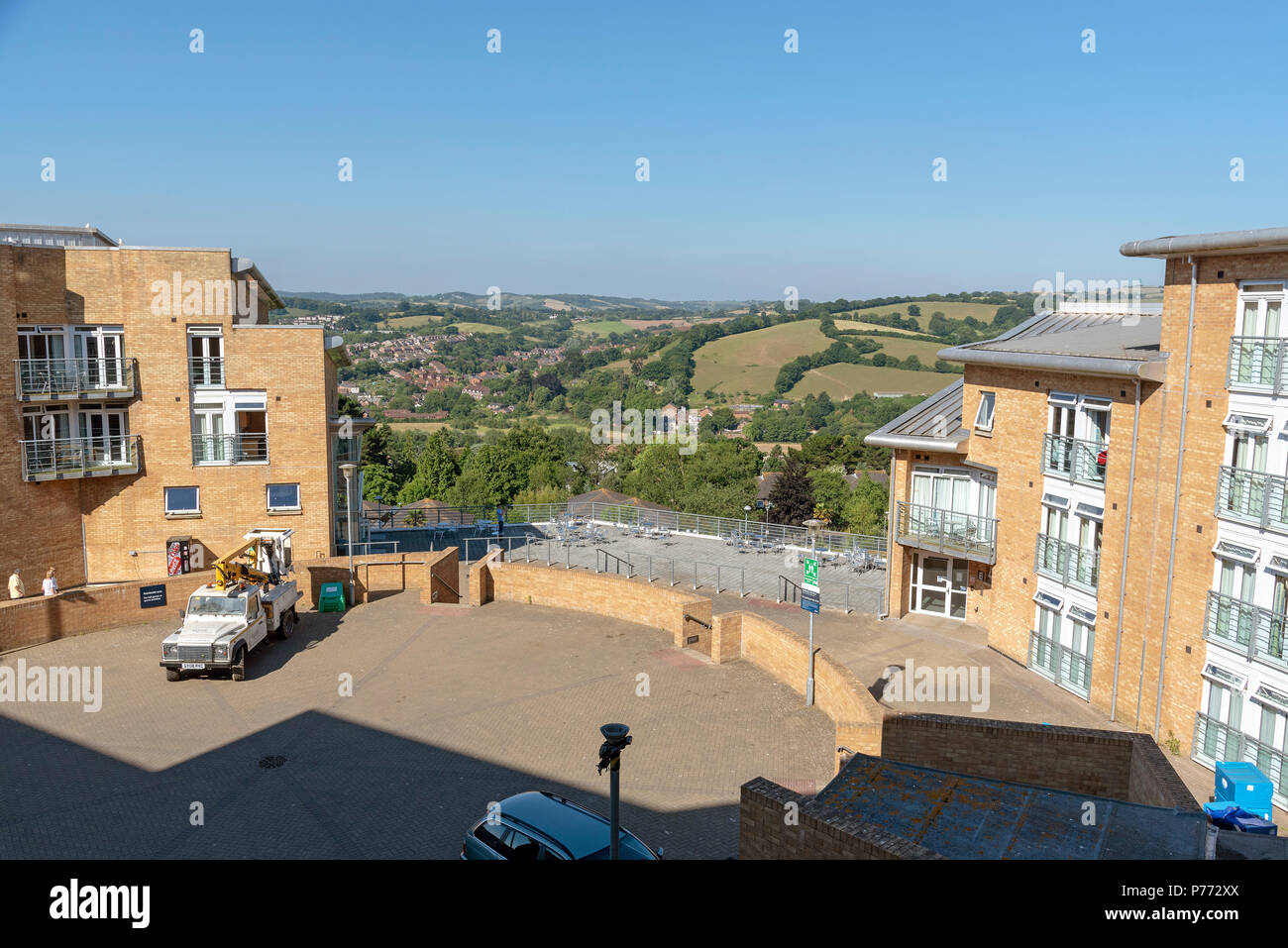 Der Universität Exeter, die streatham Campus, Exeter, Devon, England, UK. Gast und Studentenunterkünfte Gebäude blicken auf die Exe Tal, Devon Stockfoto