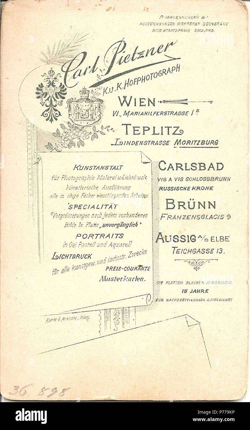 Englisch: Reverse von Foto' Mädchen mit Kreuz" im Studio von Carl Pietzner, Franzensglacis 9, in Brno (Brünn). Die Scotch Mist Galerie enthält Fotos von historischen Gebäuden, Denkmäler, Gedenkstätten und Menschen in Polen. Polski: Galeria Nebel Scotch zawiera Fotografie zabytkowych budowli, zabytków, pomników i Polaków. . Ca. 1900 12 Brünn ca 1900 (4) Stockfoto