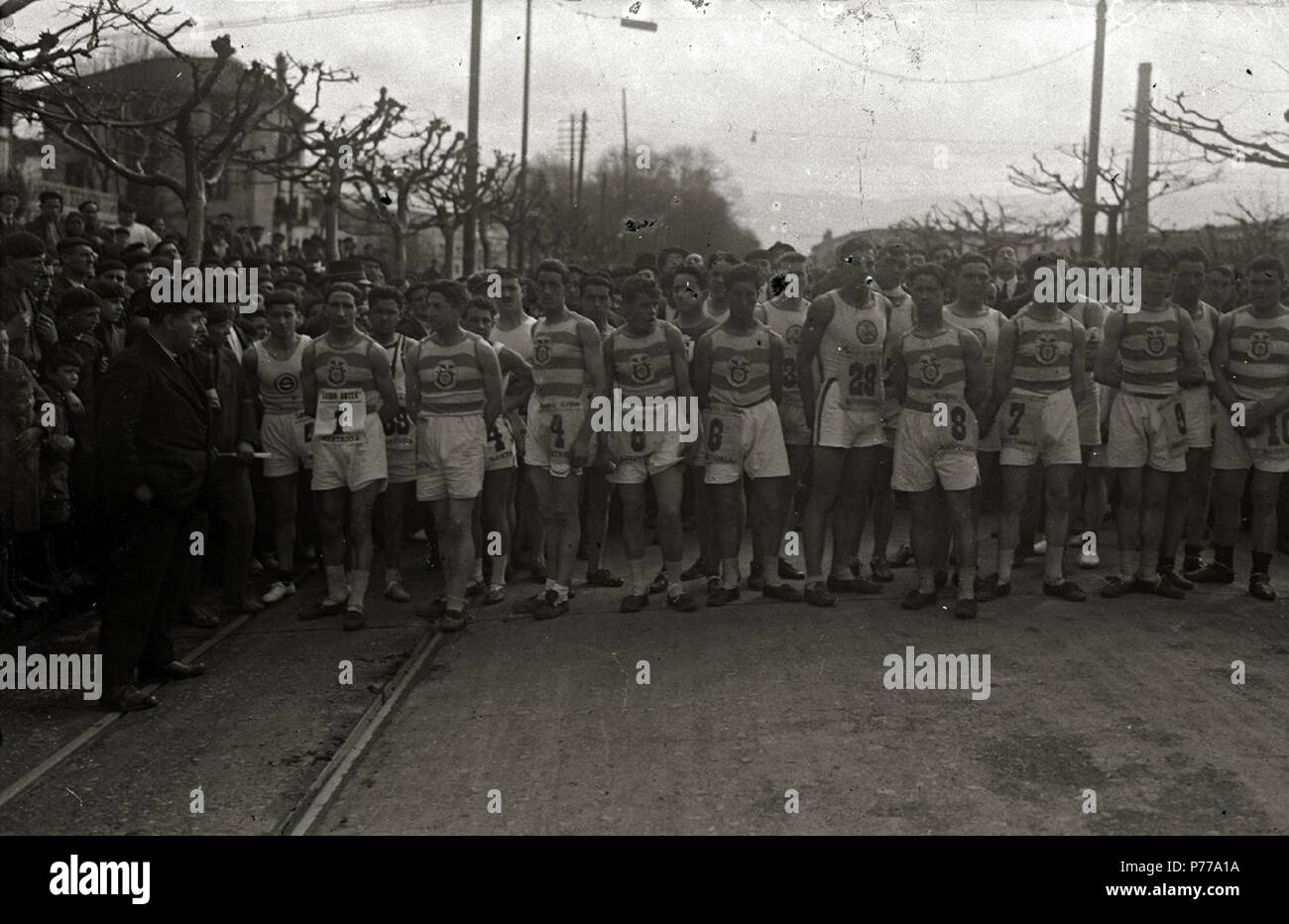Español: Título original: Carrera de Kreuz en Errenteria (1/3) Lokalisation: Rentería (Guipúzcoa). 1923 14 Carrera de Kreuz en Errenteria (1 de 3) - Fondo Car-Kutxa Fototeka Stockfoto