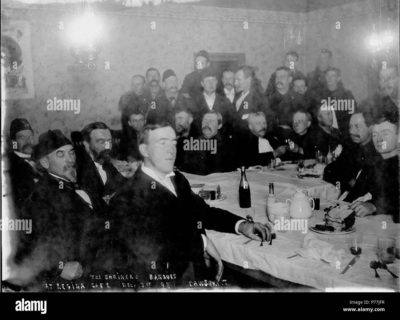 11 Shriner's Bankett im Regina Café, Dawson City, Yukon Territory, 3. Dezember 1898 (HEGG 174) Stockfoto
