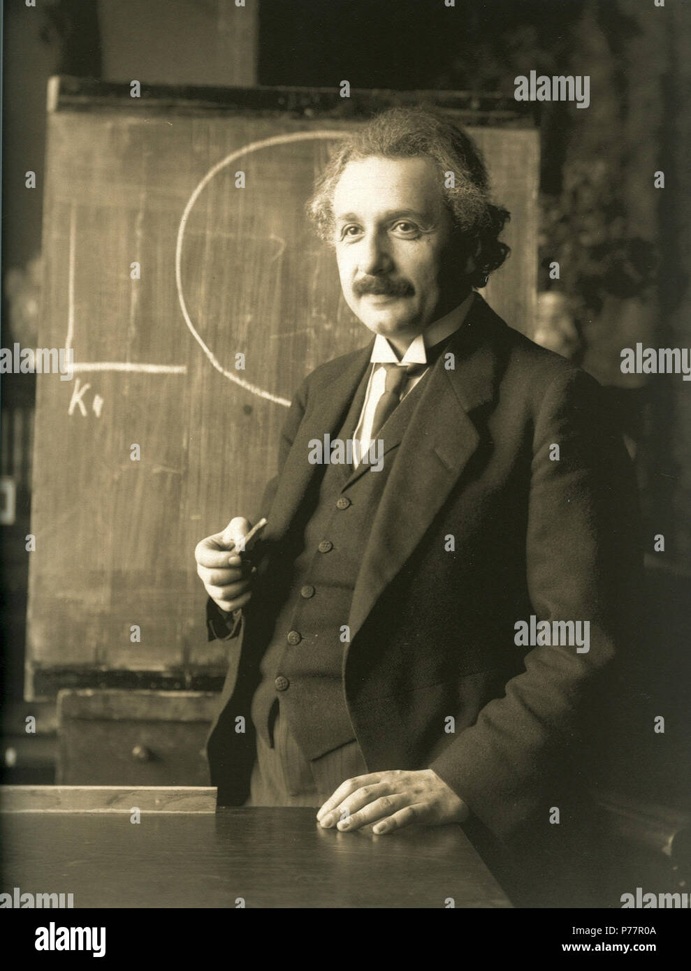Albert Einstein während einer Vorlesung in Wien im Jahre 1921. 1921 (Ref.) 27 Einstein 1921 durch F Schmutzer Stockfoto