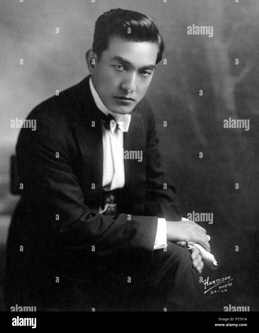 Englisch: 1918 Werbe-Fotografie des Japanischen Schauspieler Sessue Hayakawa (1889 - 1973). 1918 57 Sessue Hayakawa 1918 (Fred Hartsook) Stockfoto