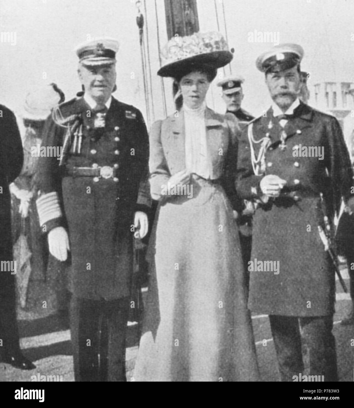 Admiral der Flotte John arbuthnot Fisher (1841-1920), Großherzogin Olga Alexandrovna (1882-1960) und Zar Nikolaus II. von Russland (1868-1918). Foto an Bord der russischen Royal Yacht Standart von Kaiserin Marie von Russland gebracht. Foto von Marie zu Admiral Fisher. 1909 5 Admiral John Fisher Olga Alexandrovna Zar Nikolaus II. 1909 Stockfoto