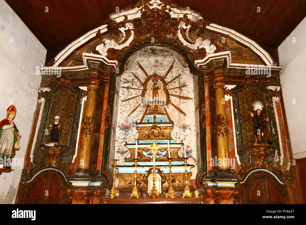 Altar und altarscreen von Sao Joao Kirche, Caminha, Provinz Minho, Nordportugal Stockfoto