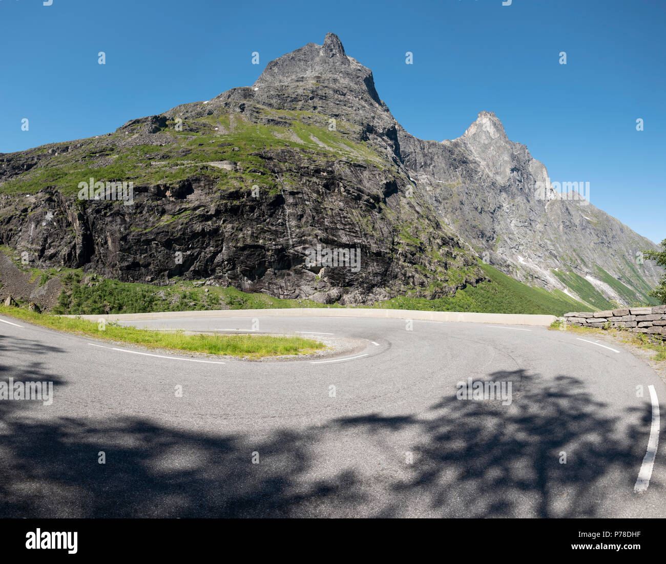 Eine Haarnadelkurve auf der Trollstigen Pass, Norwegen Bend Stockfoto