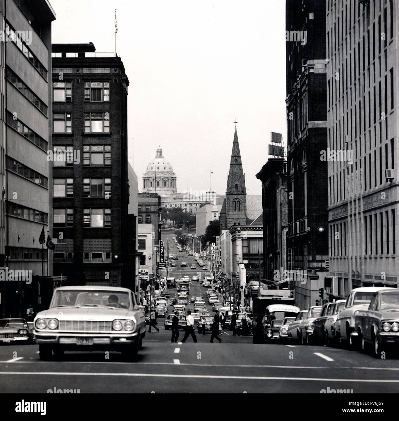 Estados Unidos de América. Saint Paul, Minnesota. Calle Principal con el Capitol al Fondo. Años 1950. Stockfoto