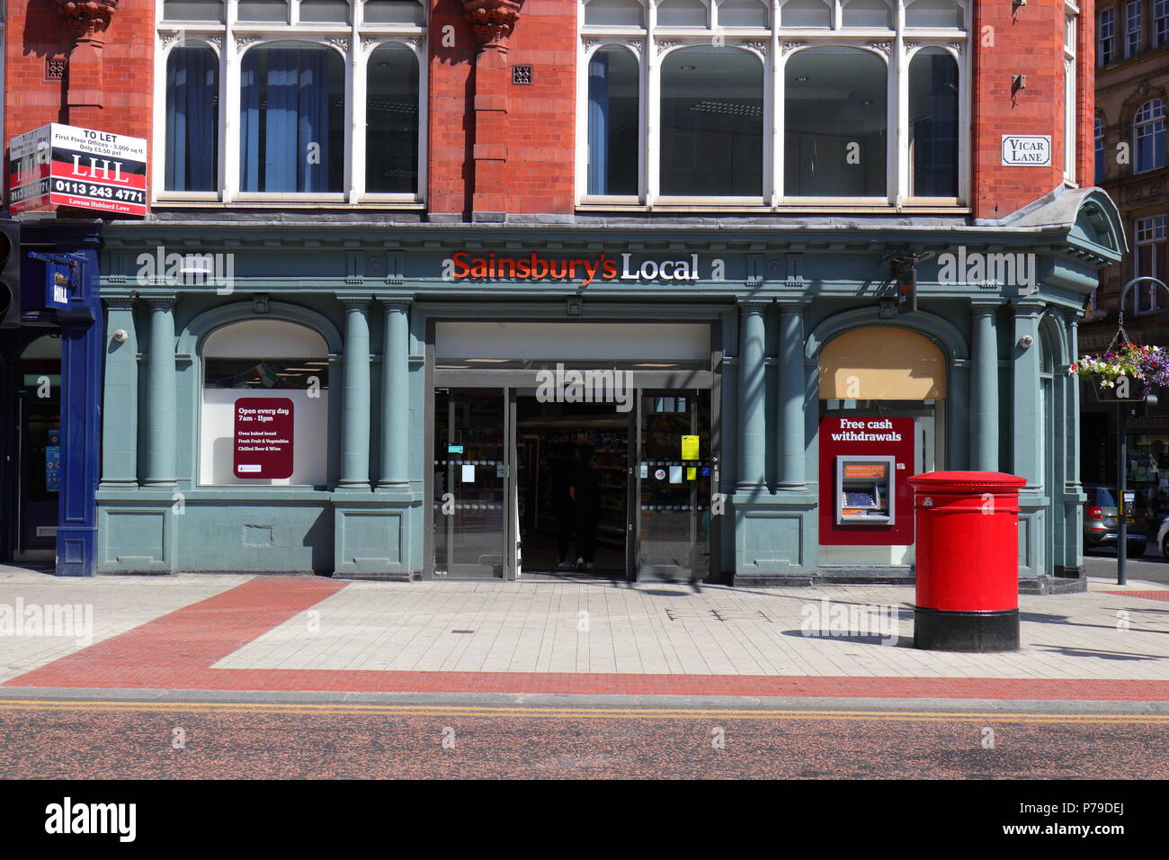 Ein Sainsbury lokalen Speicher auf Vicar Lane in Leeds City Centre Stockfoto