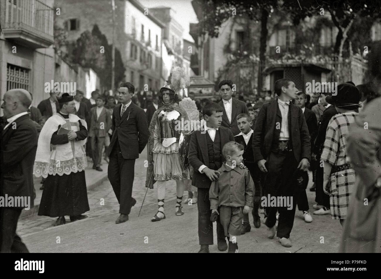 16 Celebración de una procesión religiosa en la localidad de Hernani (7 de 8) - Fondo Car-Kutxa Fototeka Stockfoto