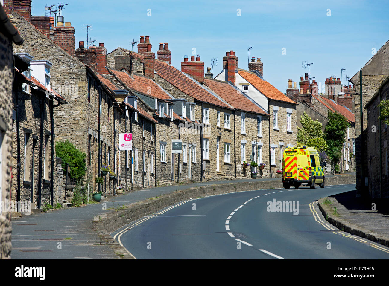 Krankenwagen in Thornton-le-Dale, North Yorkshire, England, England Großbritannien Stockfoto