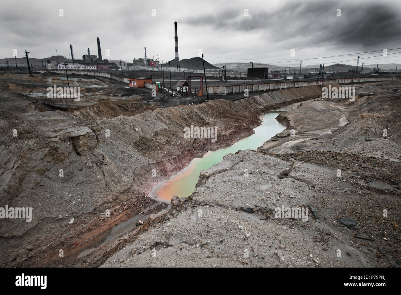 Landschaft-Verschmutzung der Umwelt Emissionen von Industrieanlagen, Karabash Stadt;  Russland Stockfoto