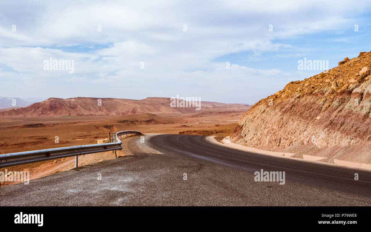Desert Mountain Highway in Atlas Morocco Stockfoto