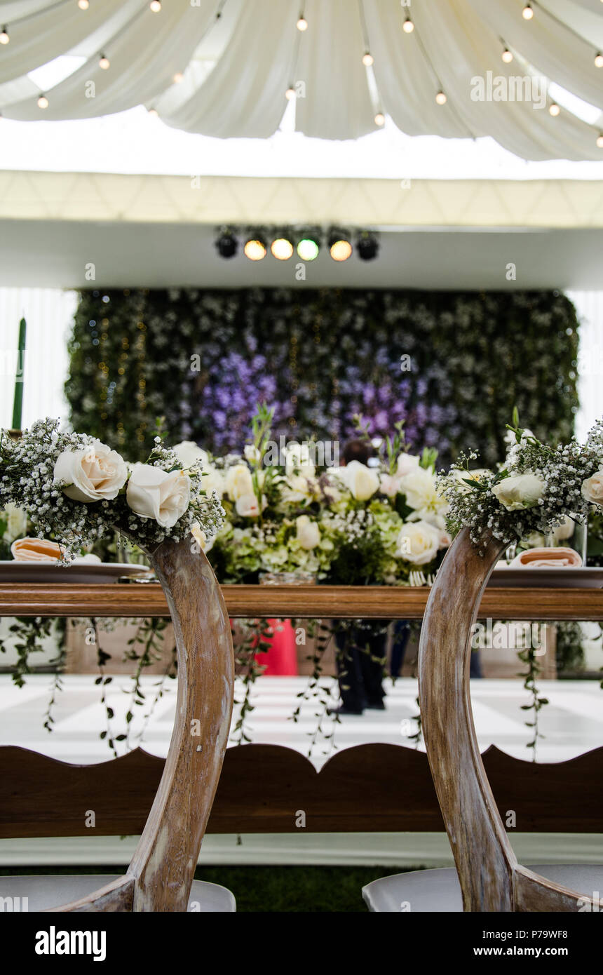 Braut und Bräutigam Tabelle auf der Hochzeitsfeier Stockfoto
