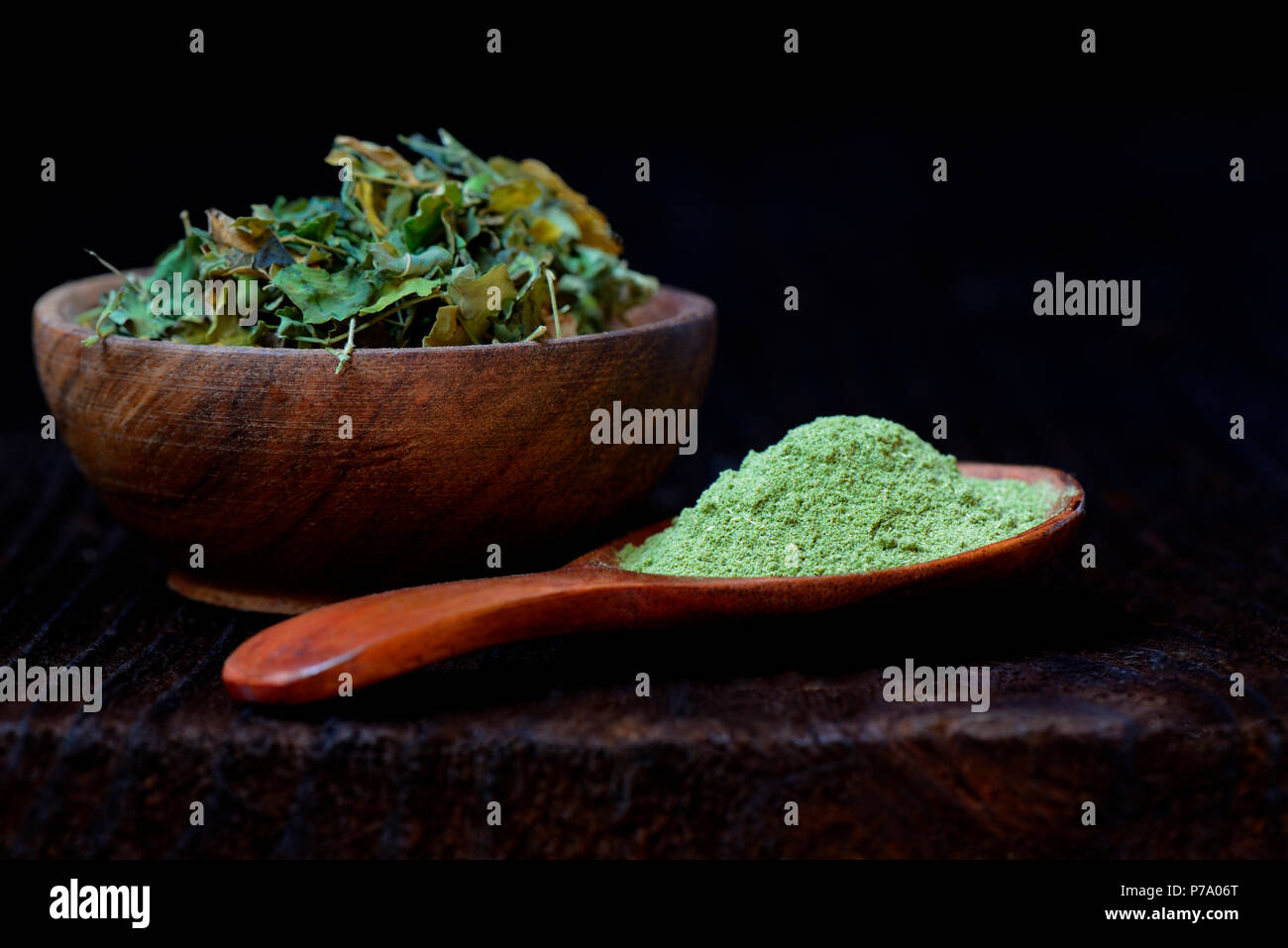 Moringa Blätter und Moringa Pulver, Moringa oleifera Stockfoto