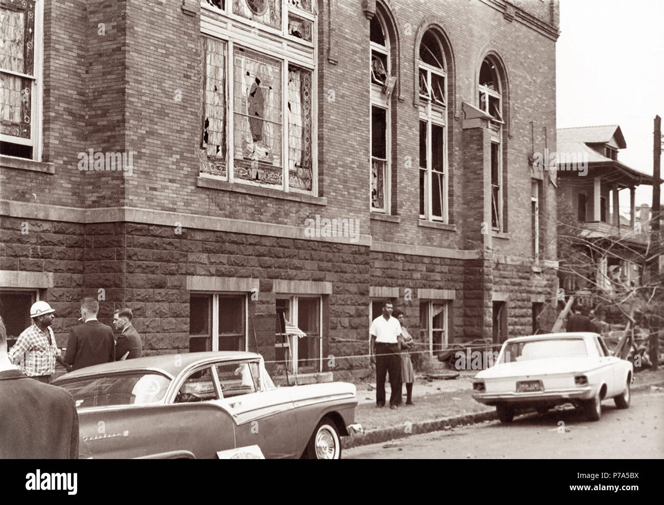 FBI-Foto von 16th Street Baptist Church in Birmingham, AL nach einem KKK dynamite Bombe vier afroamerikanischen Mädchen am 15. September 1963 getötet. Die Bombardierung markierte einen Wendepunkt in den Vereinigten Staaten während der Bürgerrechtsbewegung und trug für die Verabschiedung des Civil Rights Act von 1964 zu unterstützen. Stockfoto