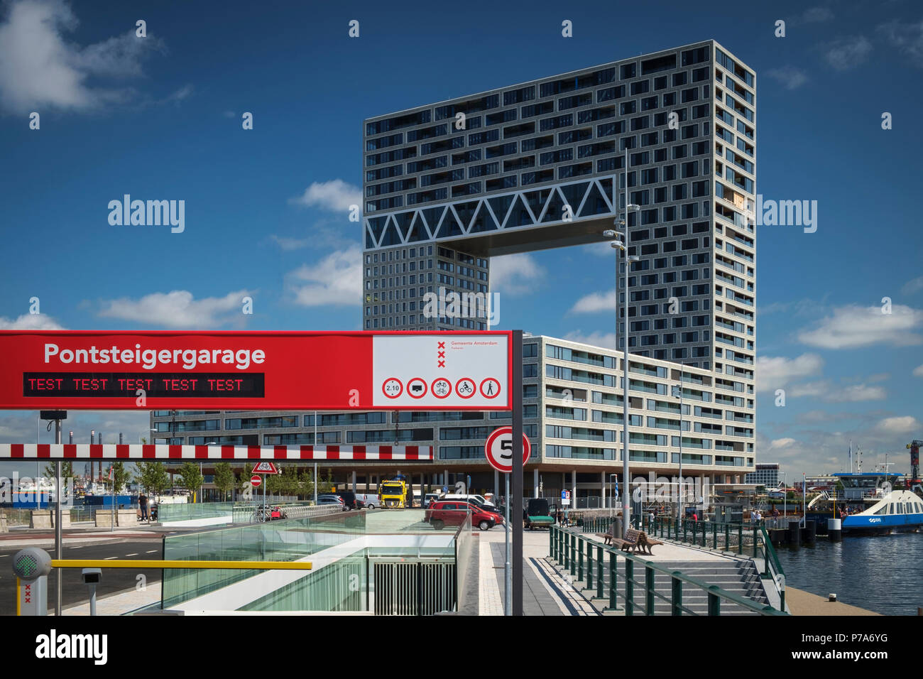 Tiefgarage im neuen Ponsteiger Apartmentanlage in Amsterdam Tests unterziehen. Stockfoto