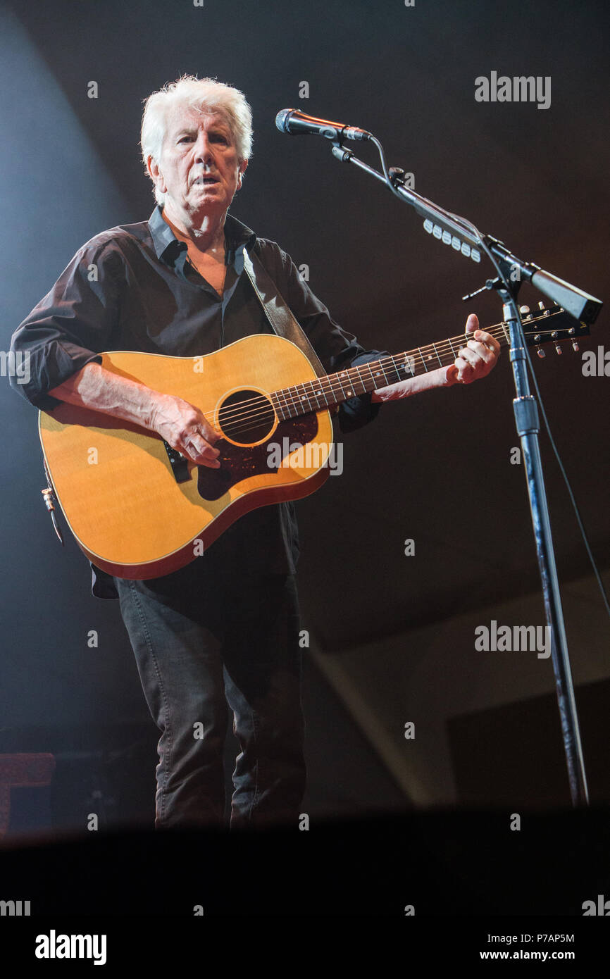 Bollate Italien. 05. Juli 2018. Die britisch-amerikanische Singer/songwriter Graham Nash führt live auf der Bühne in der Villa Arconati während der "Ein intimer Abend mit Liedern und Geschichten Tour" Credit: Rodolfo Sassano/Alamy leben Nachrichten Stockfoto