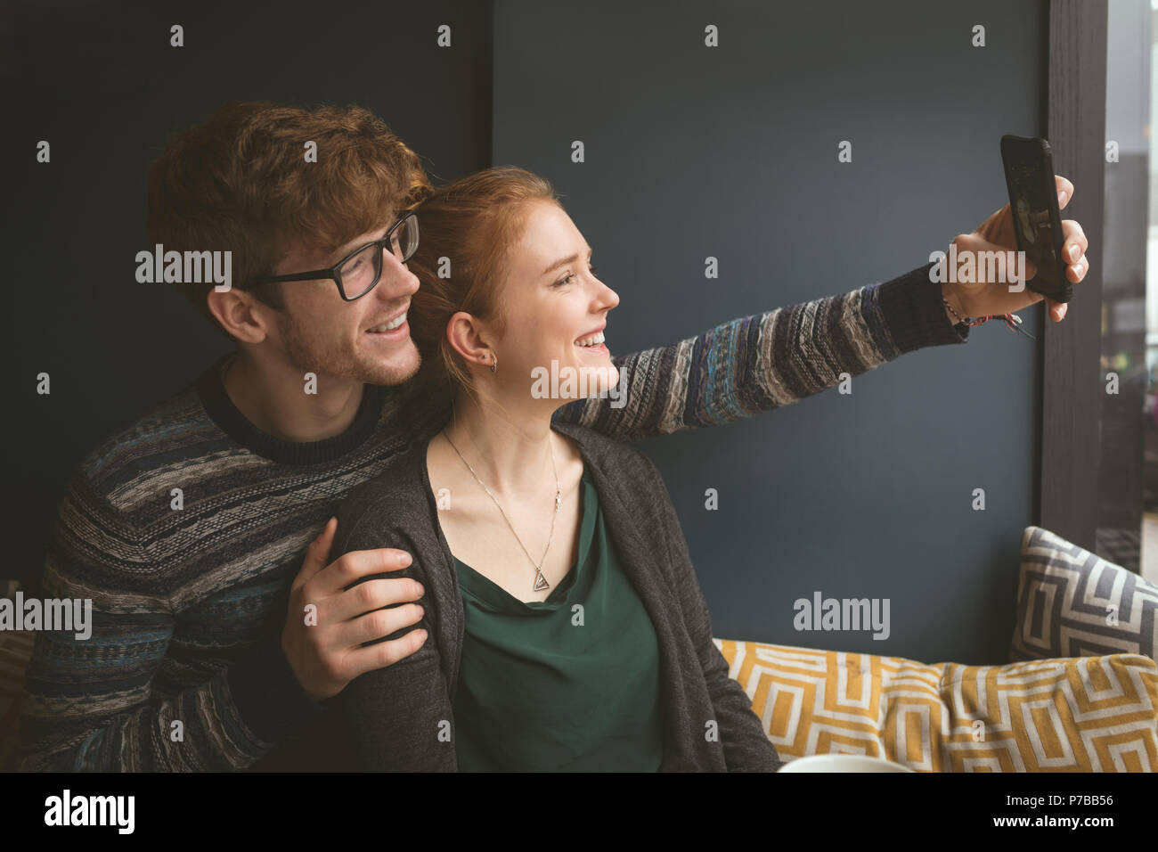 Paar ein selfie im Cafe Stockfoto