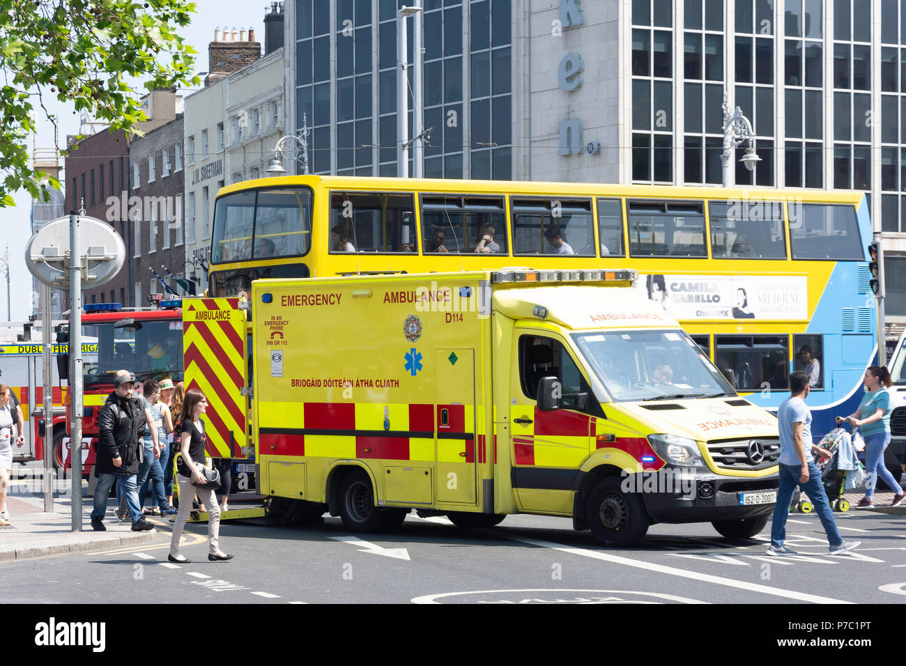 Rettungsdienst rettungswagen auf Anruf, Westmoreland Street, Temple Bar, Dublin, Provinz Leinster, Republik von Irland Stockfoto