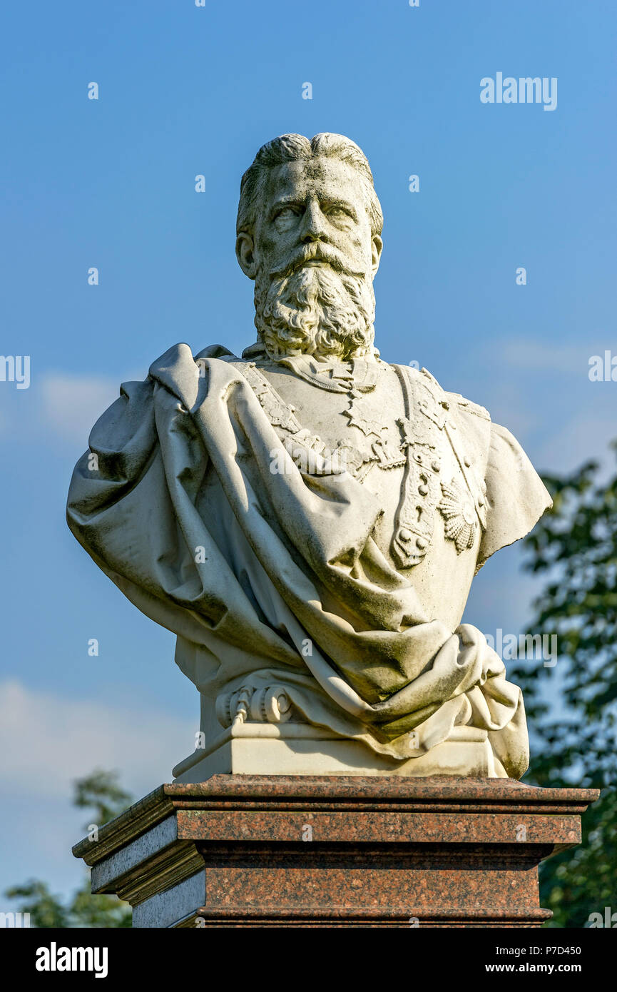 Marmorbüste, Denkmal für König und Kaiser Friedrich III, Kurpark, Bad Nauheim, Hessen, Deutschland Stockfoto