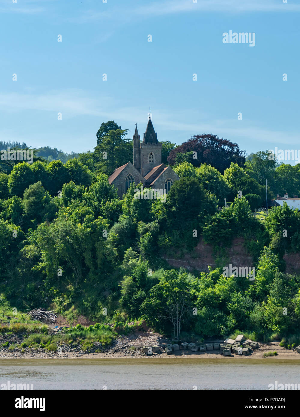 Die Kirche von St Peters im Newnham auf Severn, wie aus der neuen Passage Seite des Flusses Severn, UK gesehen Stockfoto