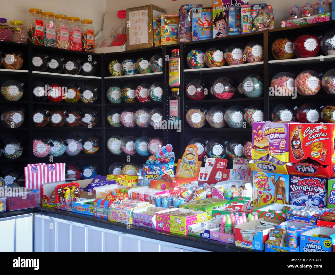 Bramley Sussigkeiten Shop Anzeigen Schone Auswahl An Sussigkeiten In Das Kleine Dorf Von Bramley In Der Nahe Von Rotherham In South Yorkshire Stockfotografie Alamy