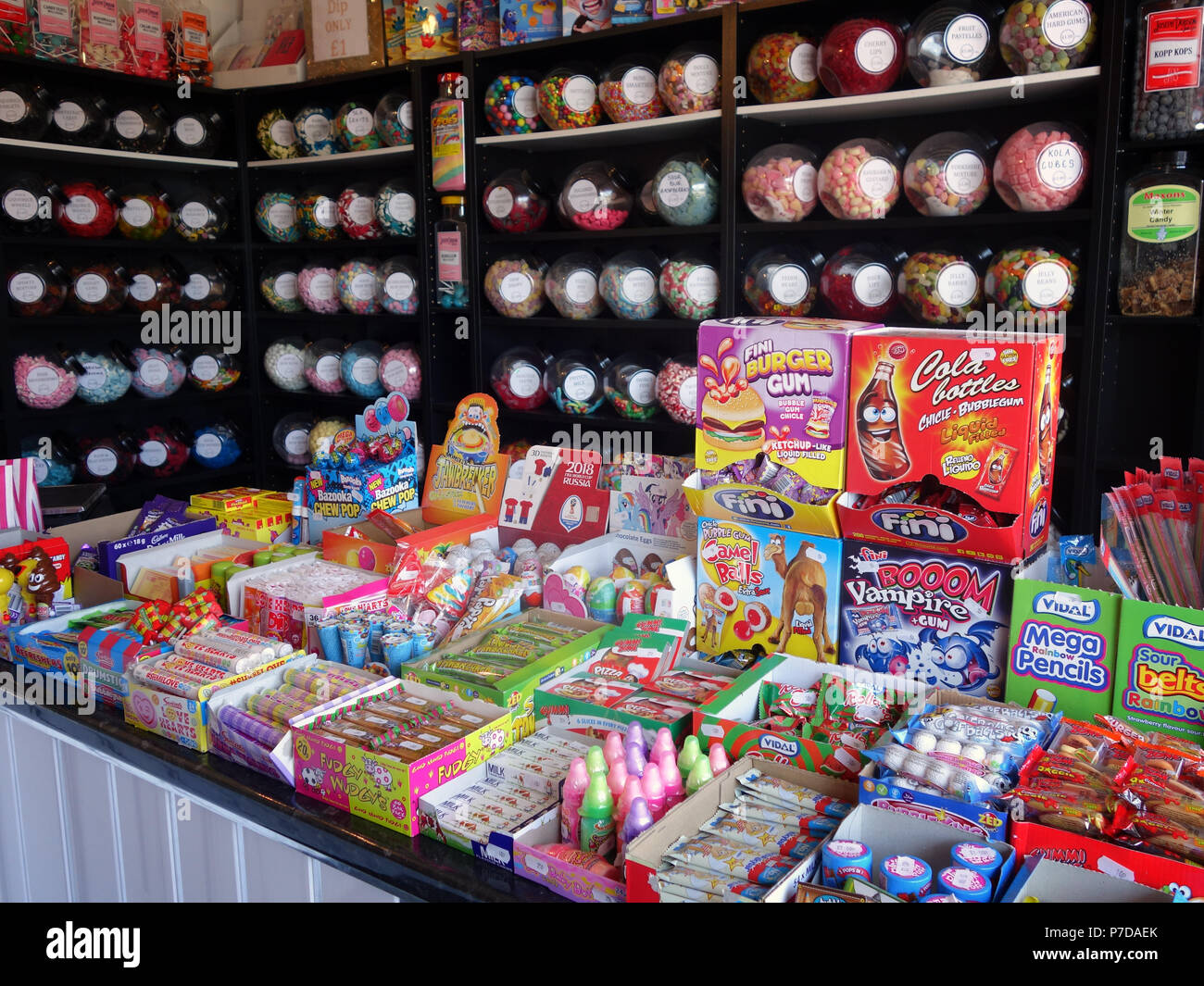 Bramley Sussigkeiten Shop Anzeigen Schone Auswahl An Sussigkeiten In Das Kleine Dorf Von Bramley In Der Nahe Von Rotherham In South Yorkshire Stockfotografie Alamy