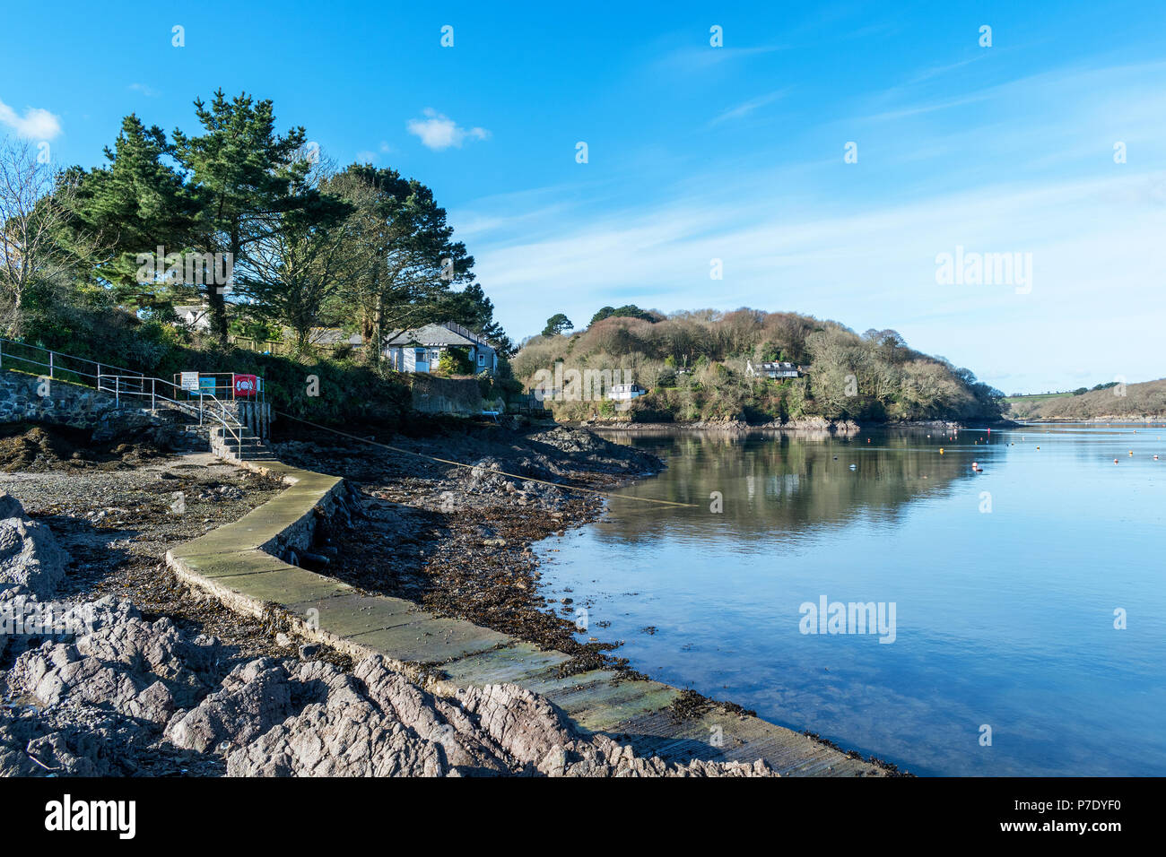 Fähre Anlegestelle Anlegestelle am Helford River in Cornwall, England, Großbritannien, Großbritannien. Stockfoto