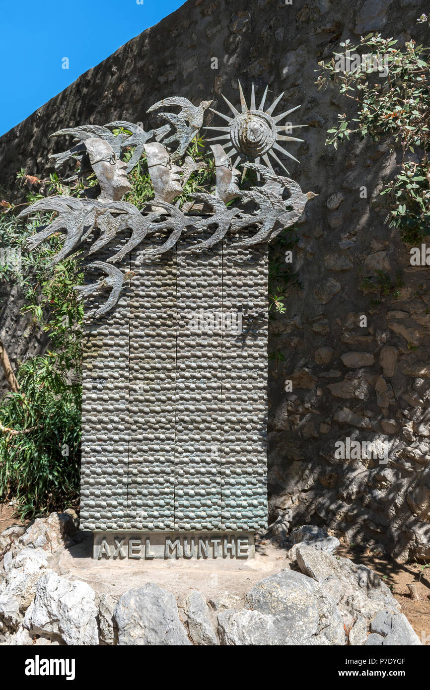 Bronzene Denkmal in Anacapri auf der Insel Capri zu Axel Munthe schwedische geboren Arzt, Psychiater, Autor der Geschichte von San Michele. Stockfoto Bronzene Denkmal in Anacapri auf der Insel Capri zu Axel Munthe schwedische geboren Arzt, Psychiater, Autor der Geschichte von San Michele. Stockfoto