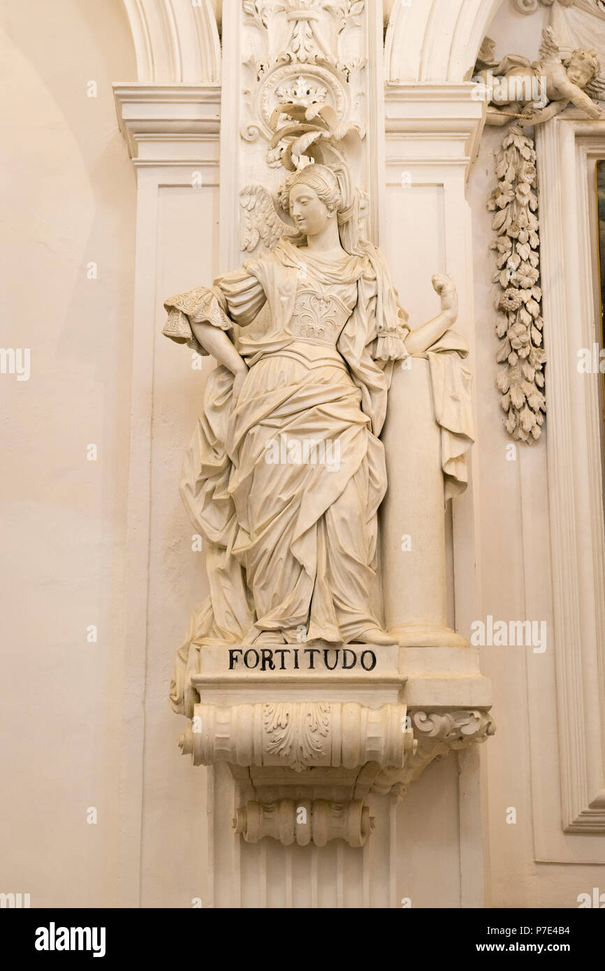 Italien Sizilien Agrigento Piazza Purgatorio Chiesa di San Lorenzo umgebaut 1600 berühmten Statuen Skulpturen christlichen Tugenden Fortitudo stärke Mut Stockfoto