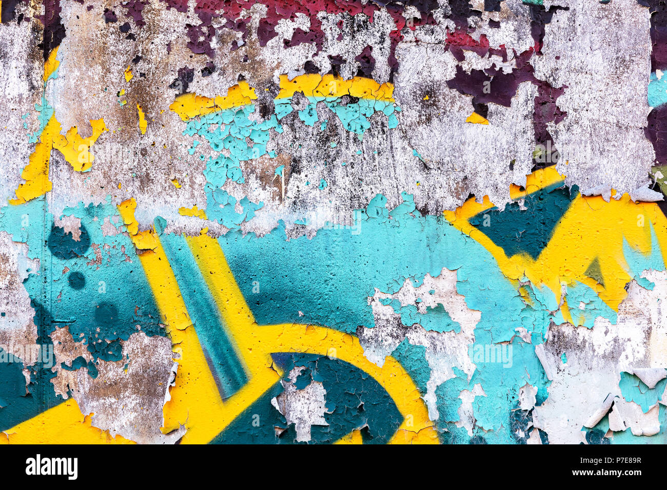 MINSK, Weißrussland - April 13, 2018: alte verwitterte Graffiti Zeichnung auf der Stadtmauer Stockfoto