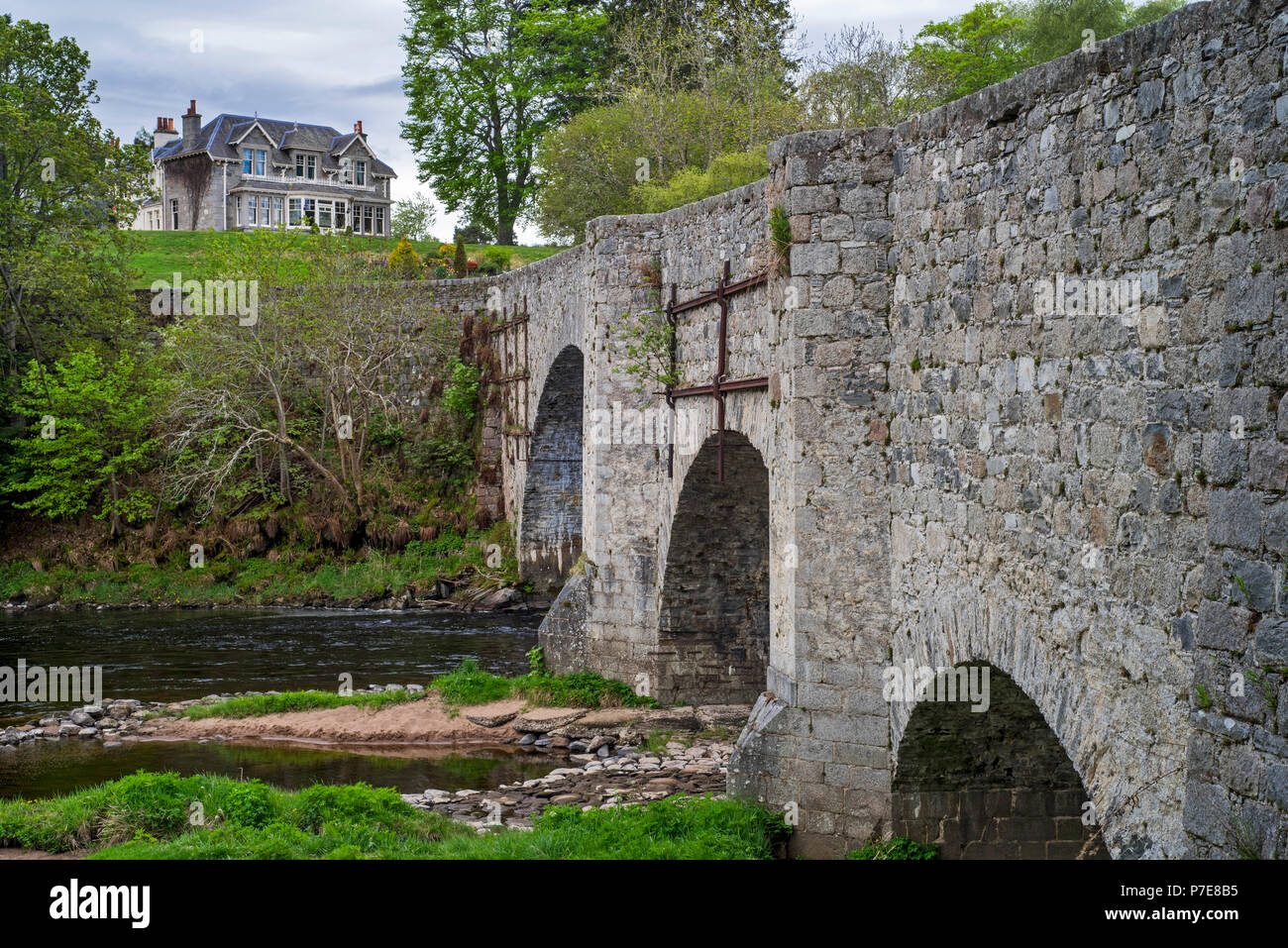 18. jahrhundert alten Spey Brücke über den River Spey in Grantown-on-Spey, Moray, Highland, Schottland, UK Stockfoto